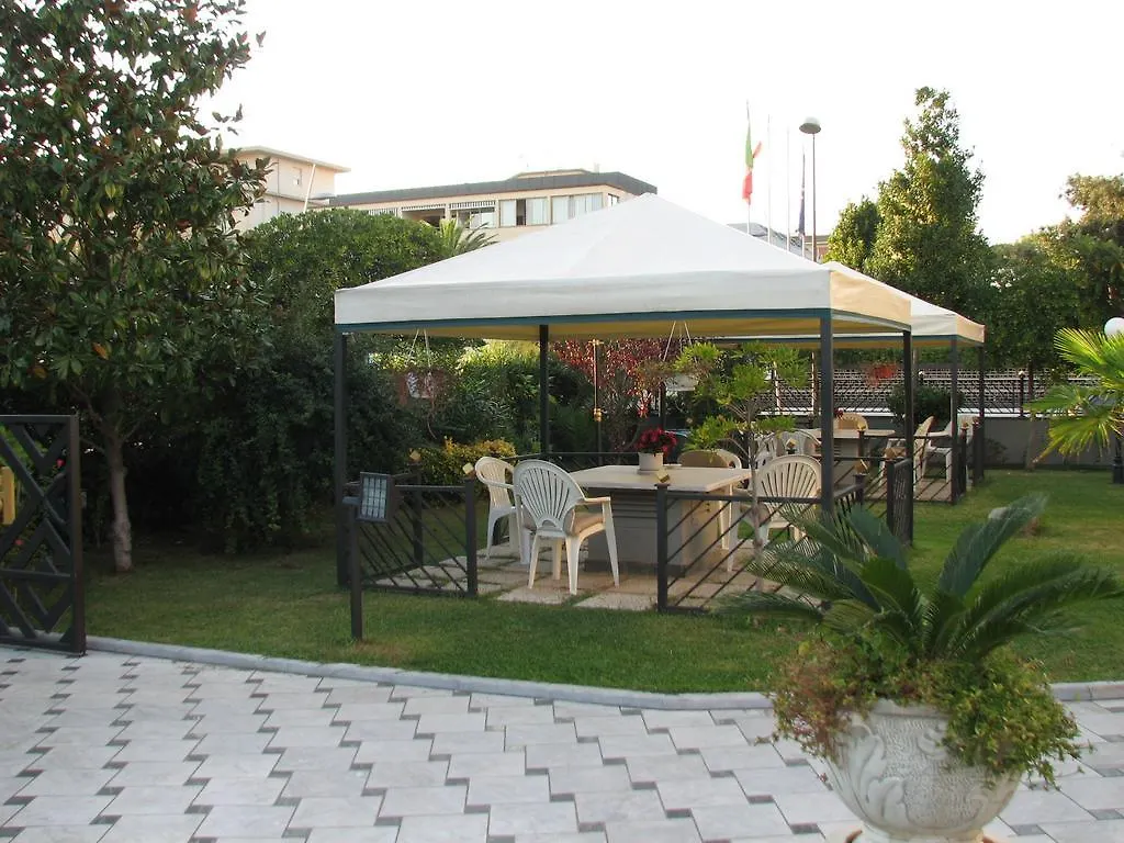 Hotel Smeraldo Lido di Camaiore 3*,